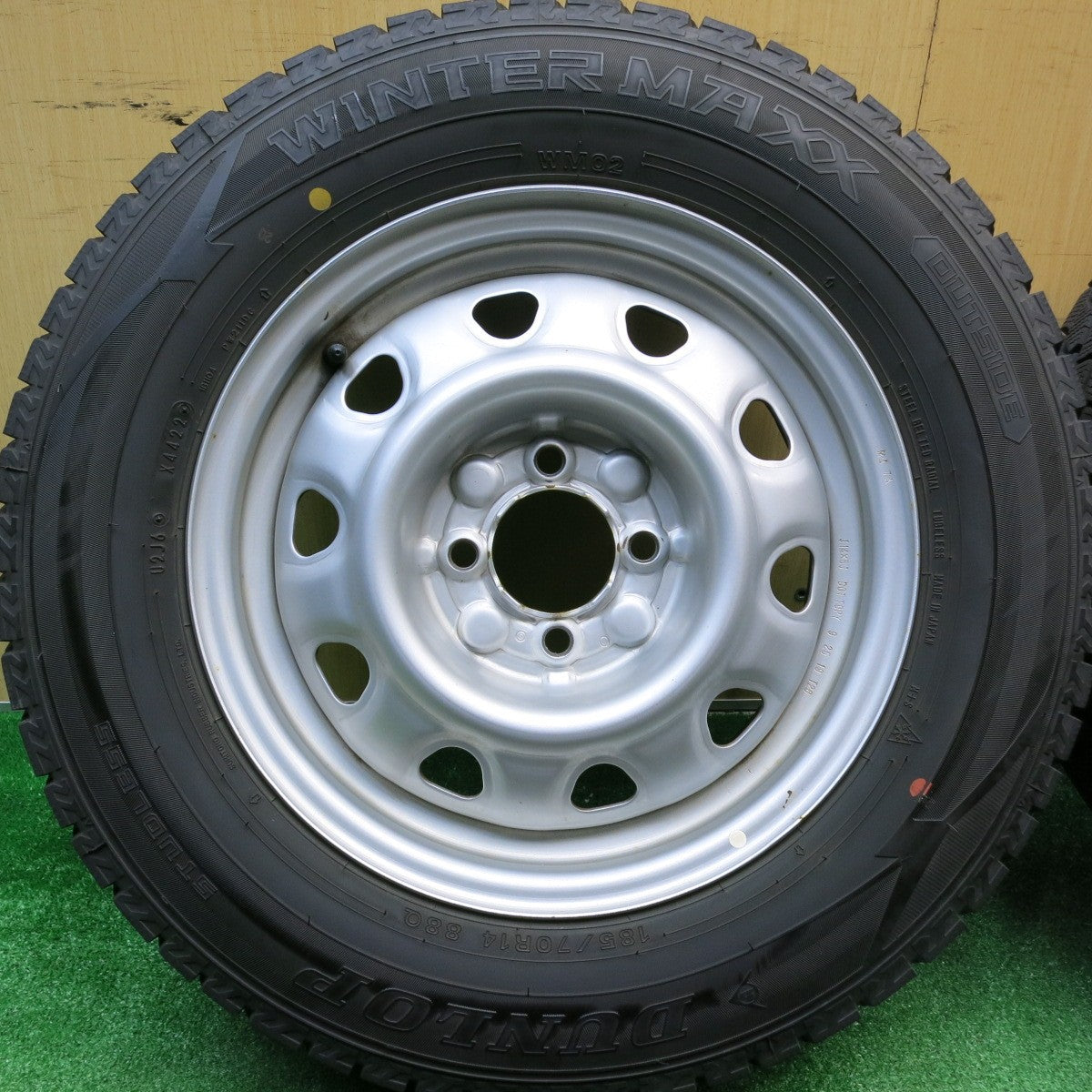 バリ溝！22年！キレイ！8.5分★スタッドレス 185/70R14 ダンロップ ウインターマックス WM02 TOPY スチール ホイール 14インチ PCD100/4H★5112012HAス