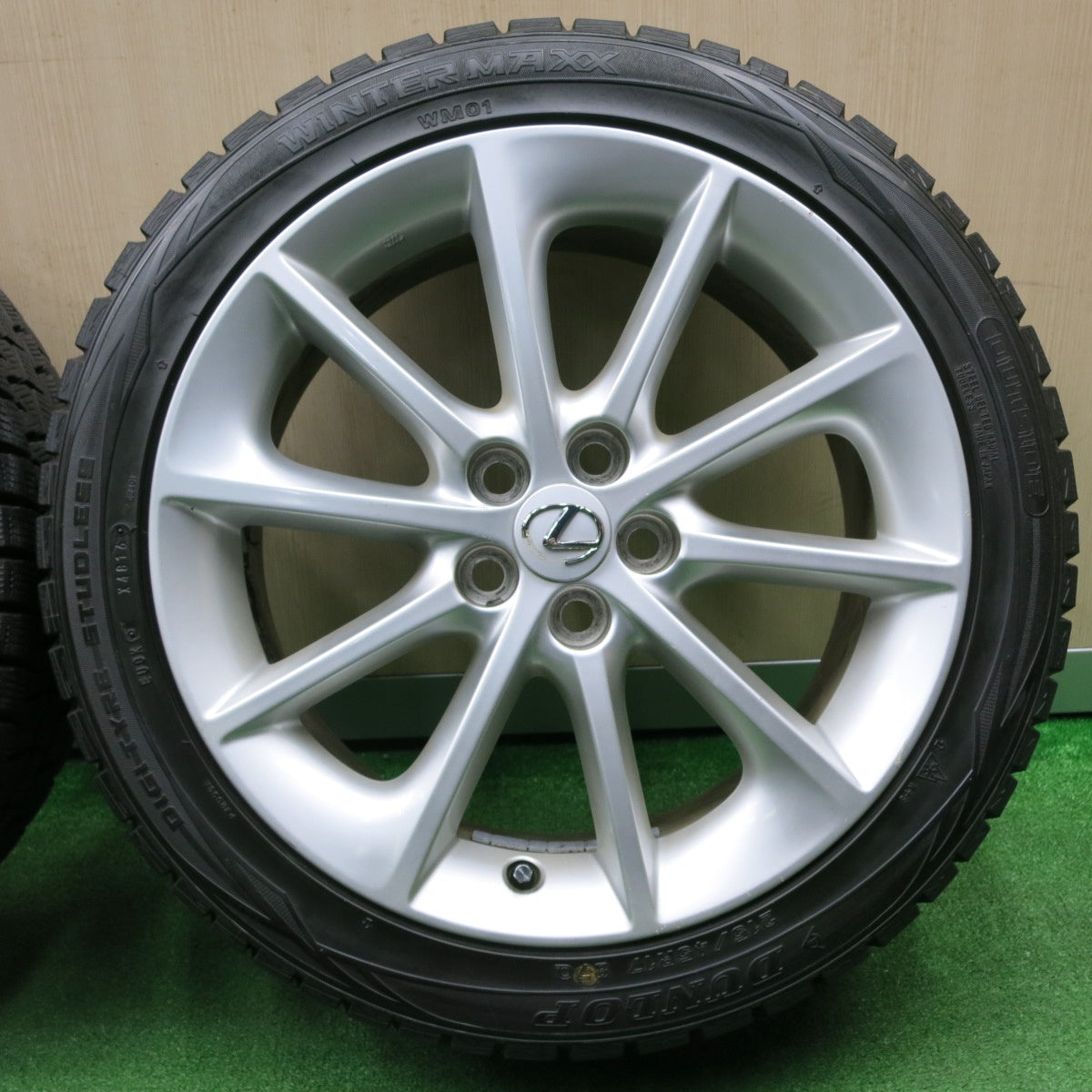 [送料無料] バリ溝！8.5分★レクサス CT バージョンL 純正 215/45R17 スタッドレス ダンロップ ウインターマックス WM01 17インチ PCD100/5H★4111803NJス