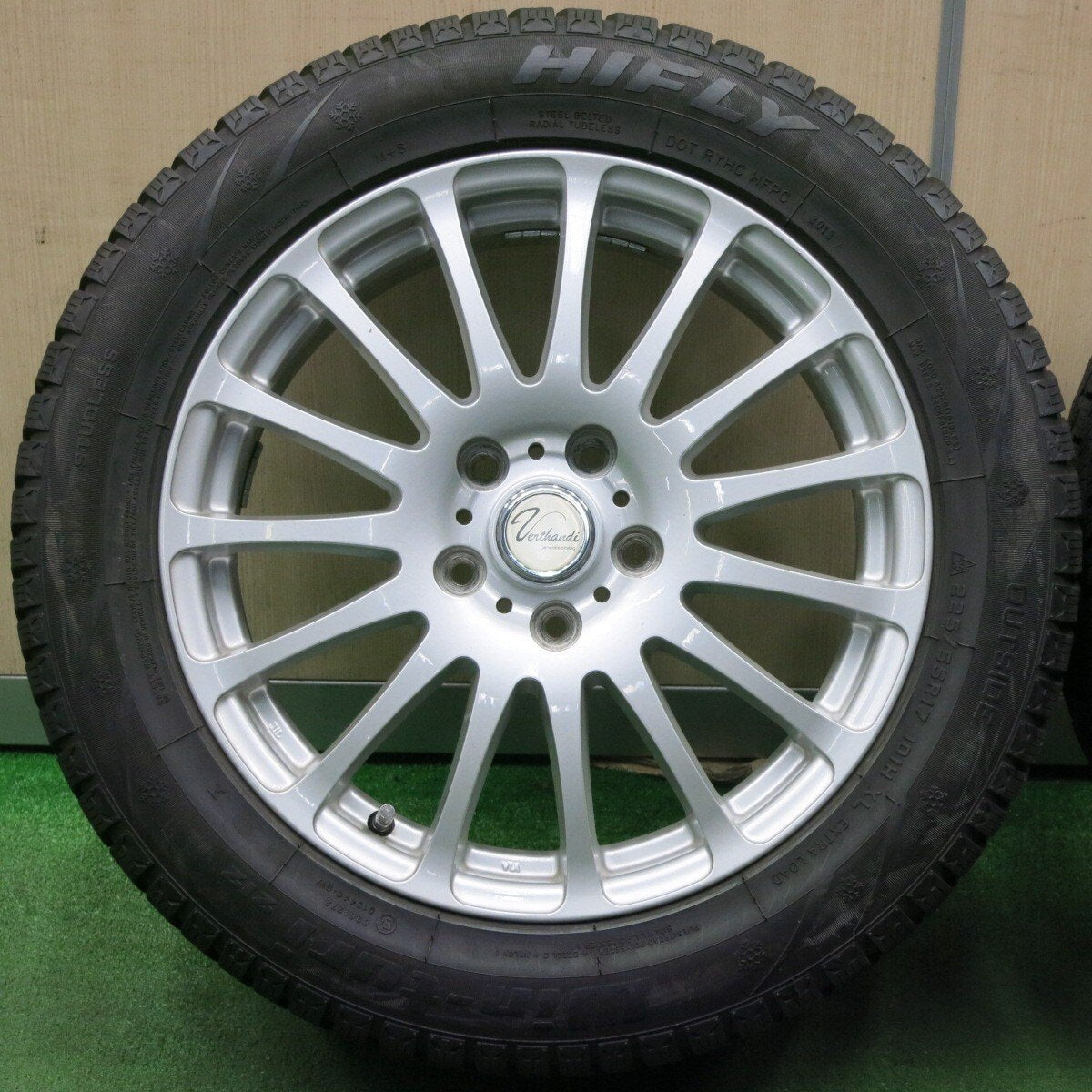 バリ溝！キレイ！9分★スタッドレス 225/55R17 ハイフライ Win-turi 212 Verthandi ヴェルザンディ ヴェルサンディ 17インチ PCD114.3/5H★5010413NJス