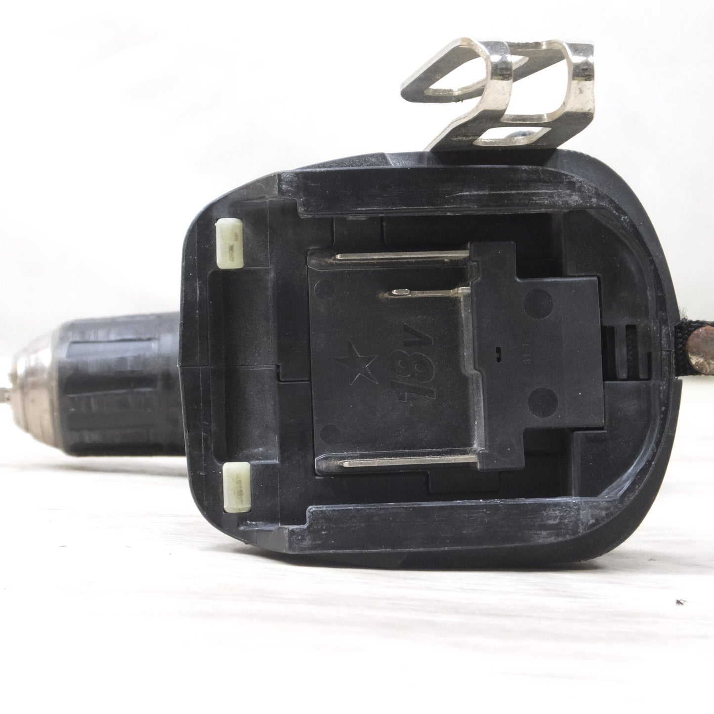 [送料無料] ◆マキタ 充電式 ドライバ ドリル 18V DF484D 6.0Ah 本体のみ ドリルドライバー 電動 工具◆