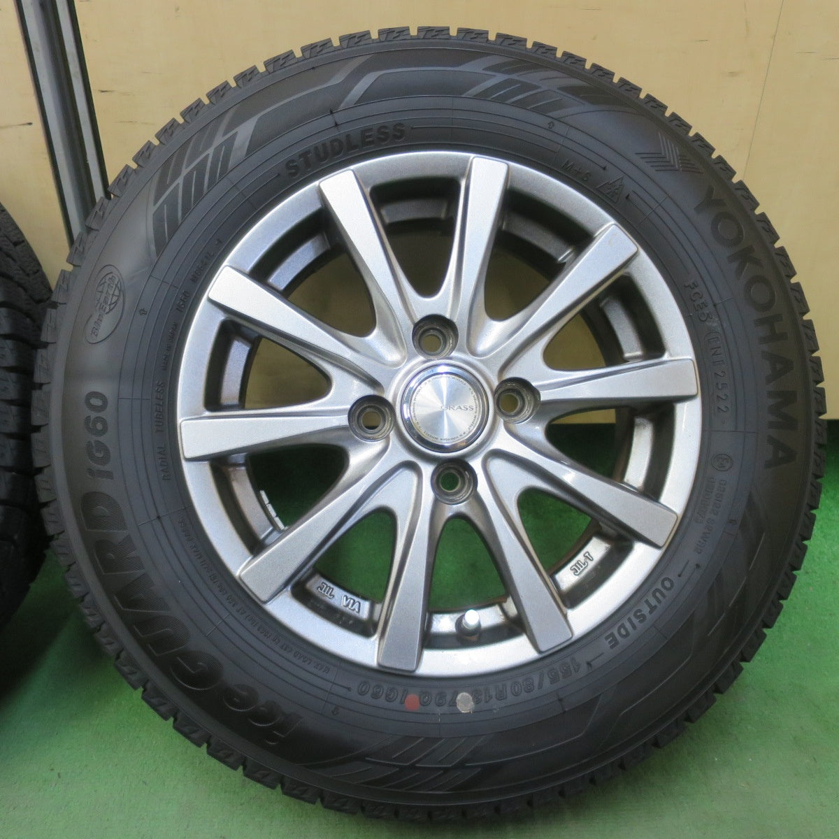 バリ溝！22年！8.5分★スタッドレス 155/80R13 ヨコハマ アイスガード iG60 GRASS グラス 13インチ PCD100/4H★6042802イス