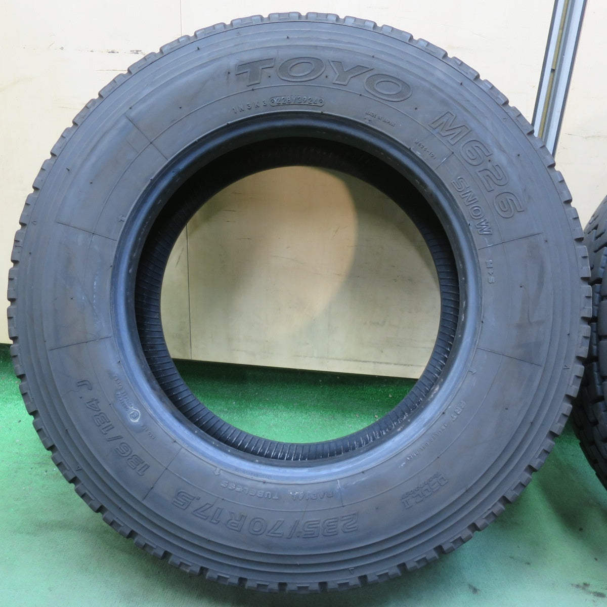 バリ溝！24年！9分★トラック 高荷重 トレーラー 等 タイヤ 235/70R17.5 136/134J トーヨー M626 オールシーズン ミックス 17.5インチ★6072904イスタ