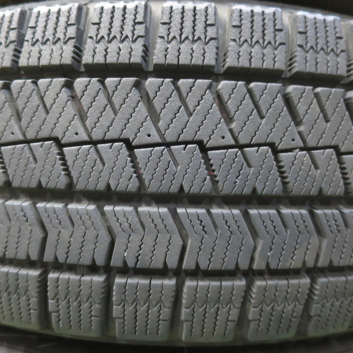 バリ溝！23年！キレイ！9分◎スタッドレス 195/65R15 ブリヂストン ブリザック VRX2 NIRVANA NV ニルヴァーナ ニルバーナ 15インチ PCD114.3/5H◎6100604イス