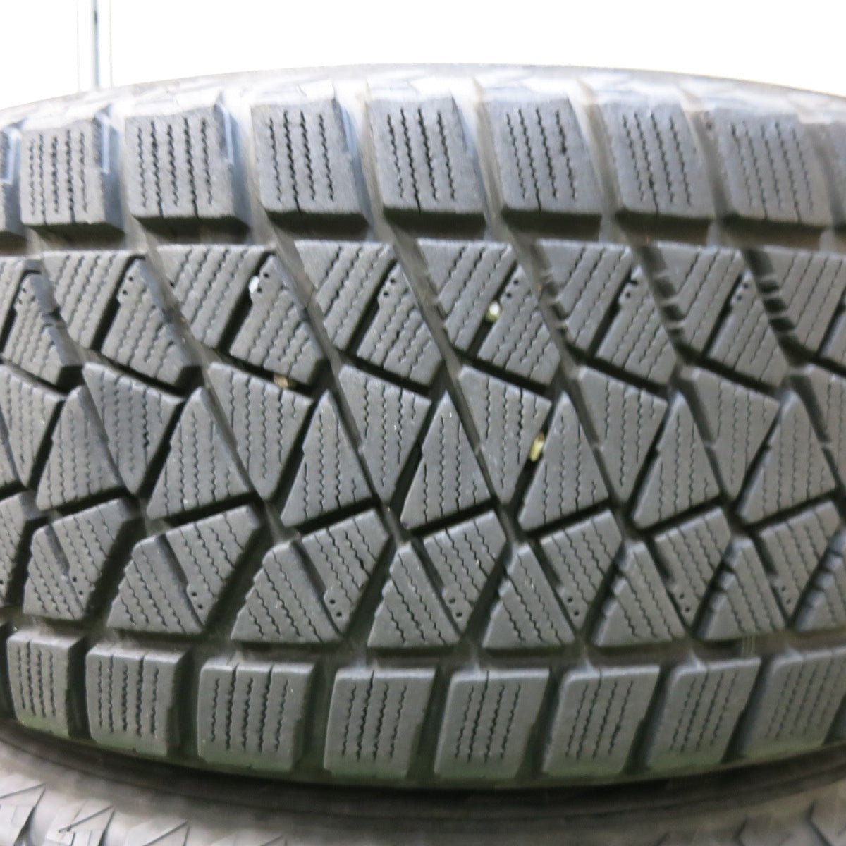 [送料無料] キレイ★スバル XV 等 225/60R17 スタッドレス ブリヂストン ブリザック DM-V2 JOKER ジョーカー 17インチ PCD100/5H★4112904SYス