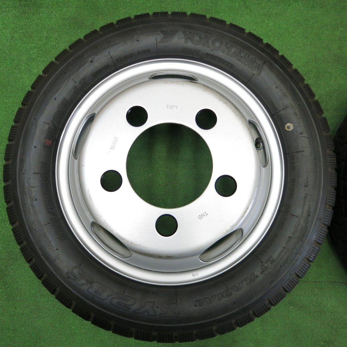 *送料無料* 未使用！22年★トラック タイヤ 185/65R15 101/99L ヨコハマ TY285 TOPY スチール 15インチ PCD203.2/5H★4061703ナノ