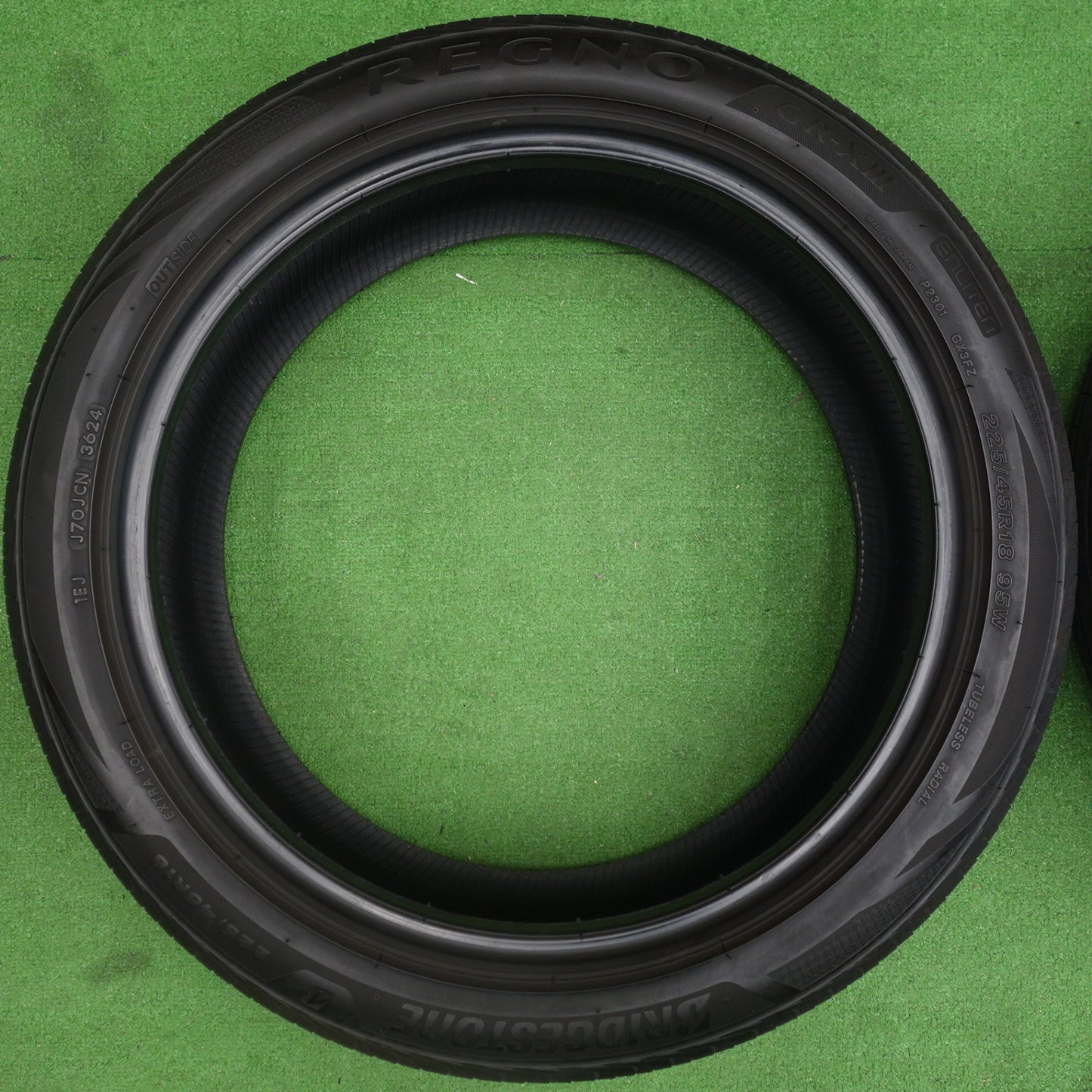 バリ溝！24年！9.5分★225/45R18 ブリヂストン レグノ GR-XⅢ GR-X3 タイヤ 18インチ クラウン ヴォクシー レヴォーグ 等★6071302KTノタ