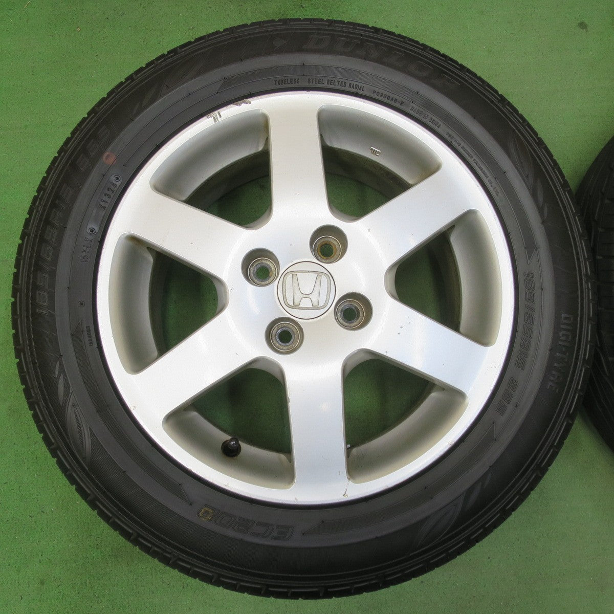 バリ溝！24年！ほぼ10分★ホンダ フィット 純正 185/65R15 ダンロップ EC202 15インチ PCD100/4H★5051715イノ