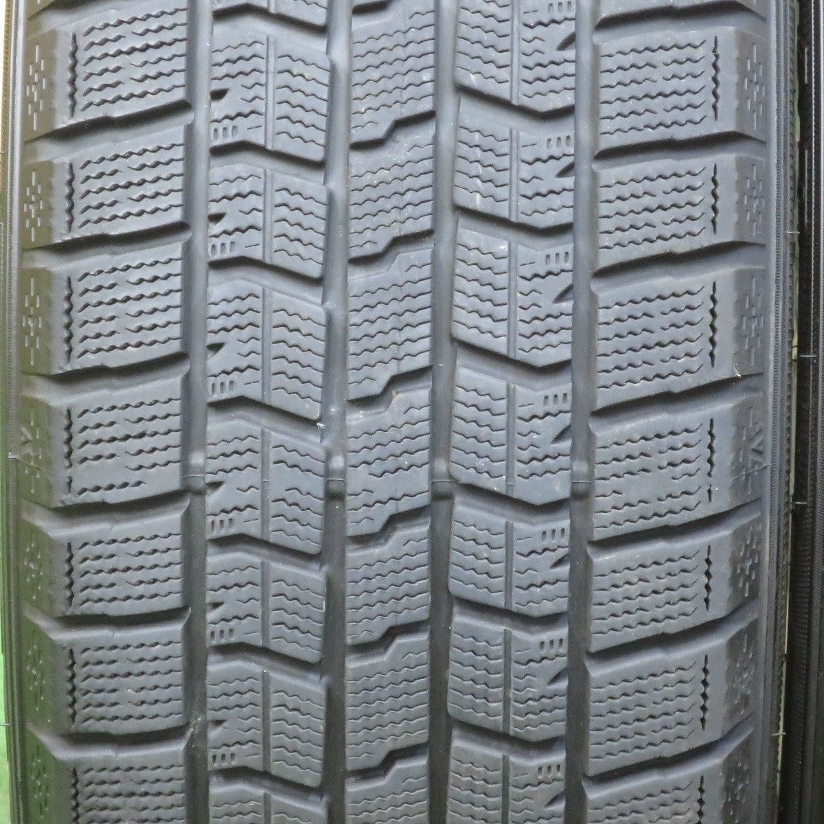 バリ溝！キレイ！9.5分★XV 等 225/55R17 スタッドレス グッドイヤー アイスナビ7 LAUFBAHN ラウフバーン 17インチ PCD100/5H★5111901TTス