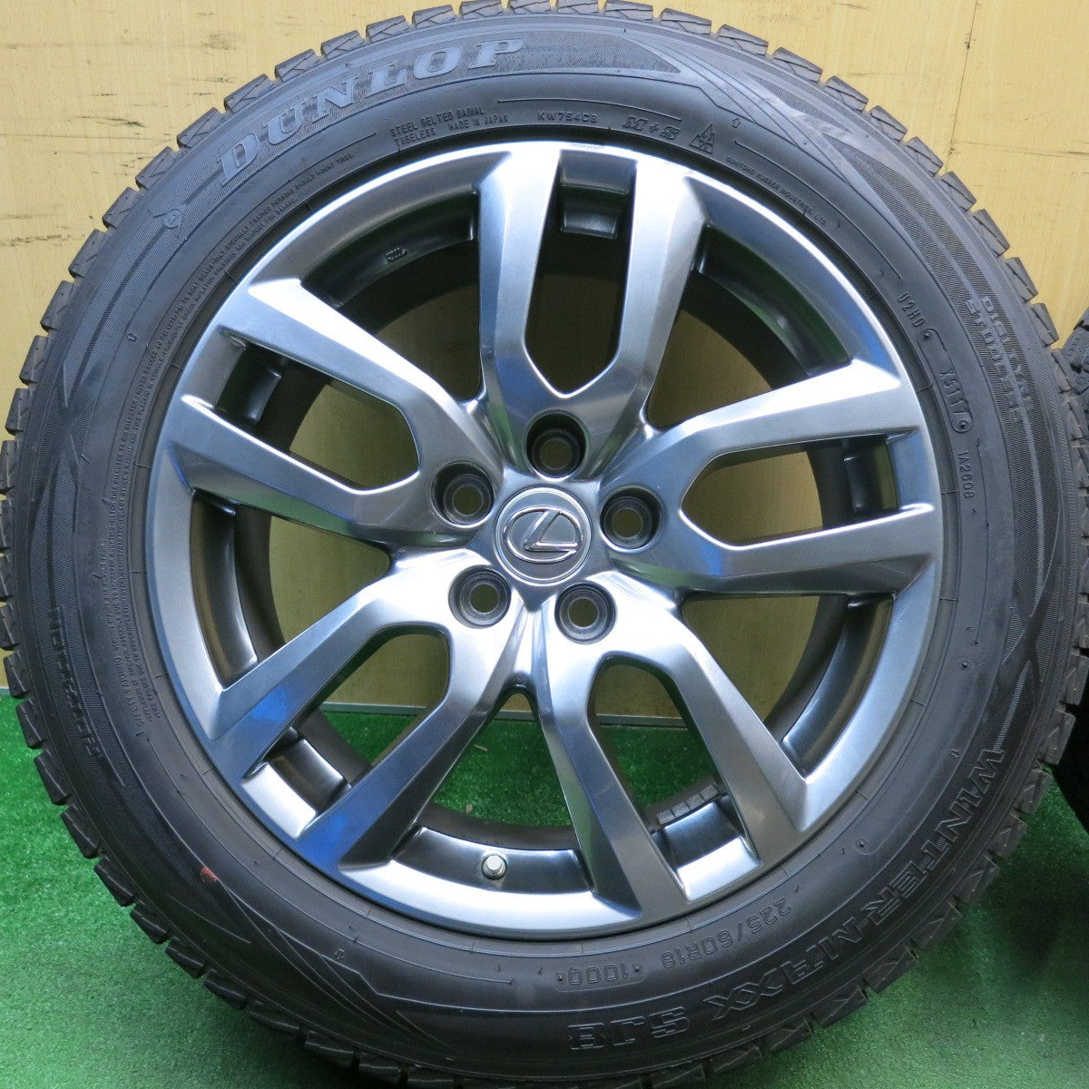 センサー付！バリ溝！キレイ！9分★レクサス NX バージョンL 純正 225/60R18 スタッドレス ダンロップ ウインターマックス SJ8 18インチ PCD114.3/5H★6031504HAス