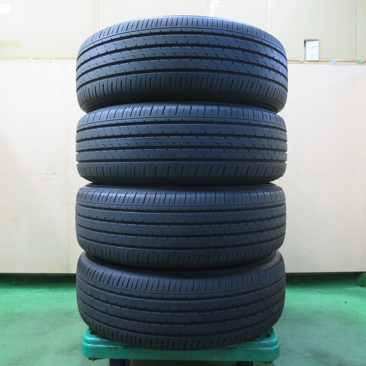 新車外し！24年★トヨタ 40系 アルファード 純正 225/60R18 ヨコハマ アドバン V03 18インチ PCD120/5H★5042306イノ