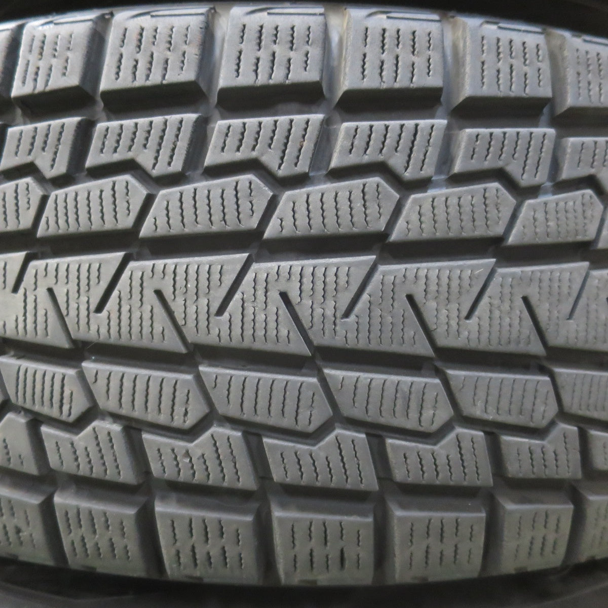 バリ溝！9分★スタッドレス 235/65R18 ヨコハマ アイスガード G075 SEIN ザイン 18インチ PCD114.3/5H★5123013イス