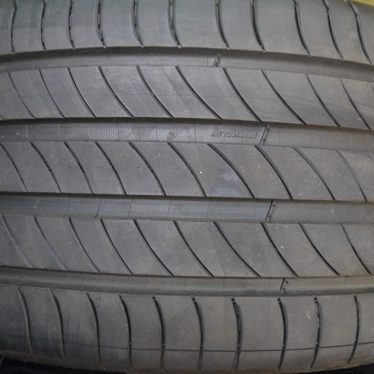 新車外し！25年★235/45R21 ミシュラン e・PRIMACY eプライマシー タイヤ 21インチ クラウン スポーツ 等★6010505Hノタ