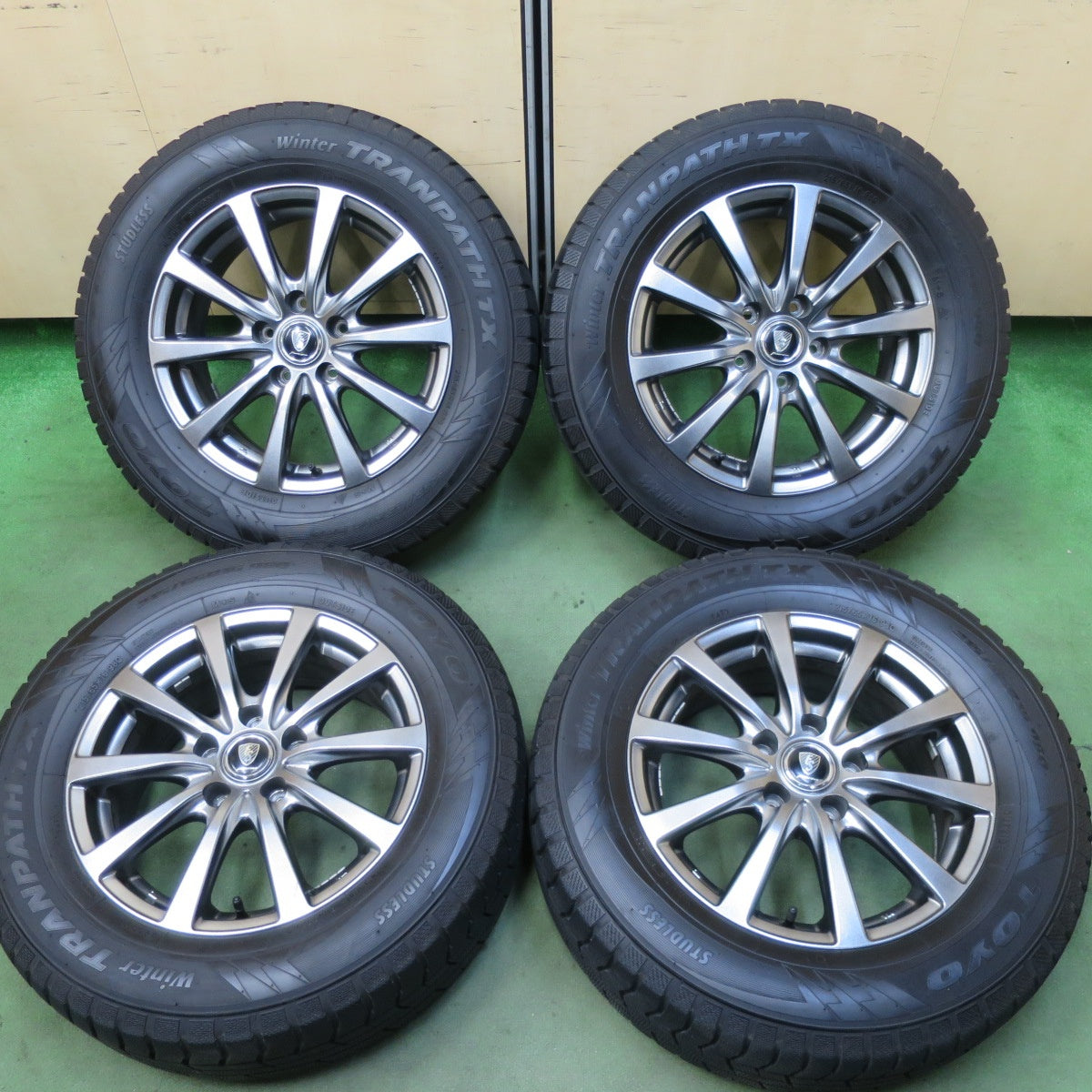 バリ溝！21年！キレイ！9分★スタッドレス 215/65R16 トーヨー ウインター トランパス TX MANARAY SPORT マナレイ スポーツ 16インチ PCD114.3/5H★5112811TTス