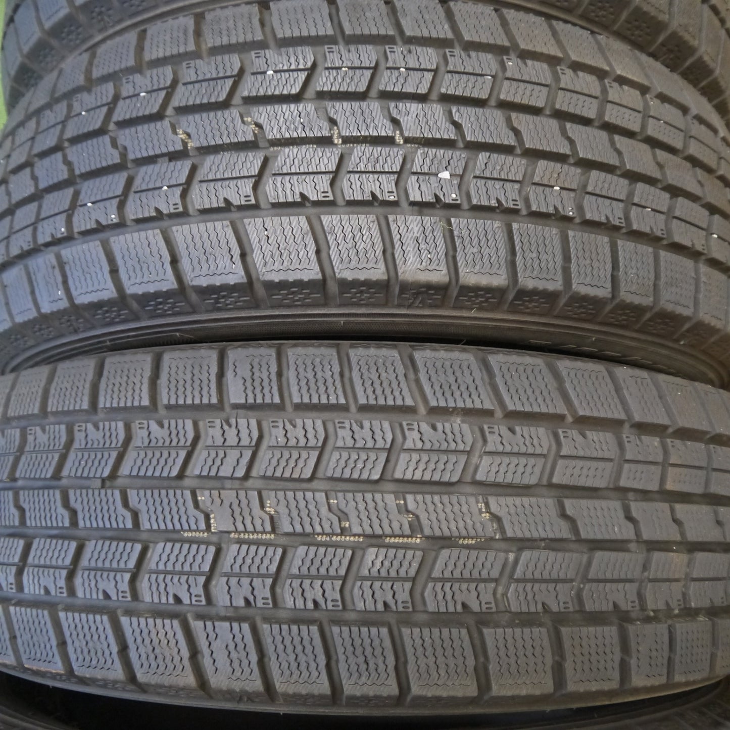 超バリ溝！23年！ほぼ10分★スタッドレス 185/65R15 グッドイヤー アイスナビ7 タイヤ 15インチ プリウス シエンタ デミオ ノート マツダ2 等★6072205Hスタ