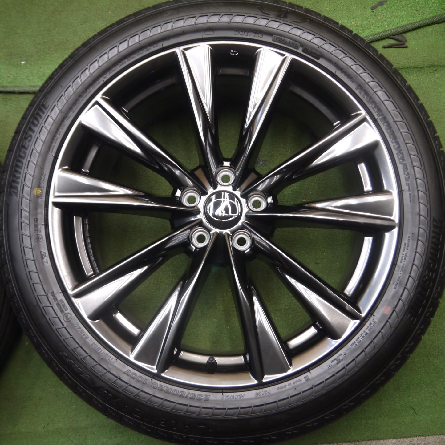 *送料無料* 新車外し！24年★レクサス NX Fスポーツ 純正 235/50R20 ブリヂストン アレンザ 001 RFT 20インチ PCD114.3/5H★4061212Hノ