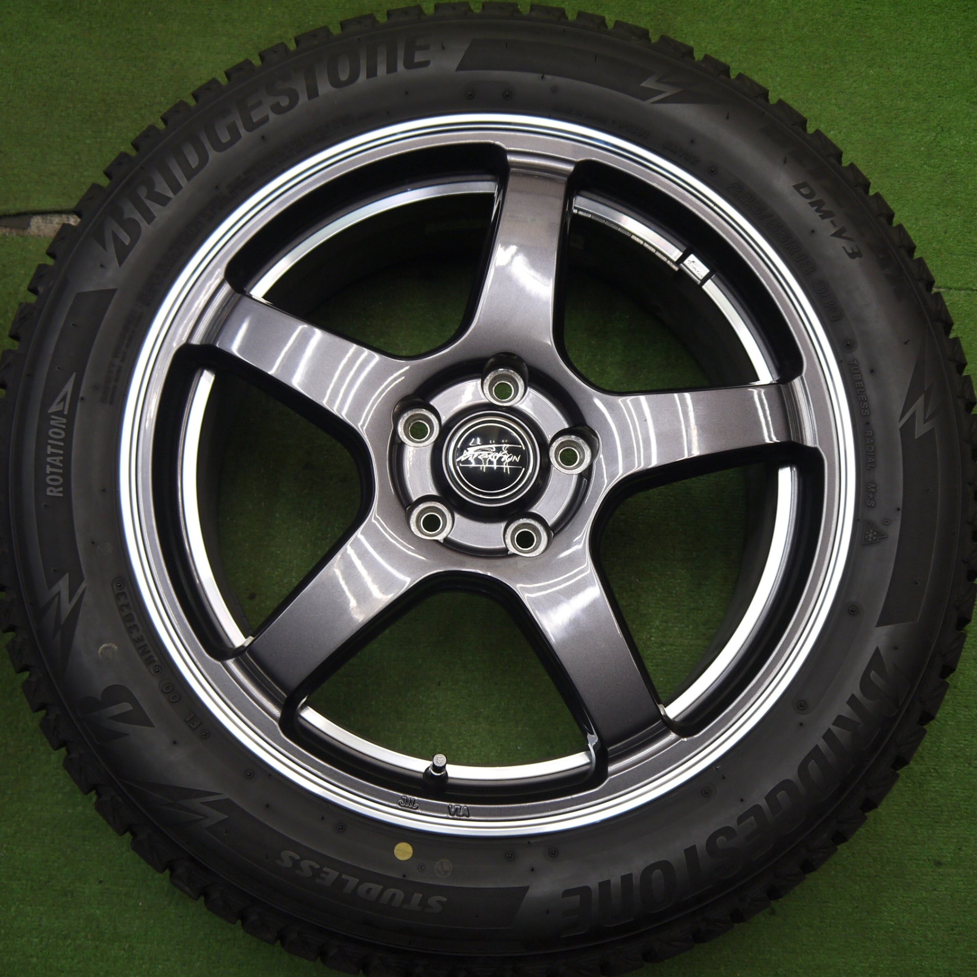 バリ溝！23年！キレイ！9.5分☆スタッドレス 225/55R18 ブリヂストン