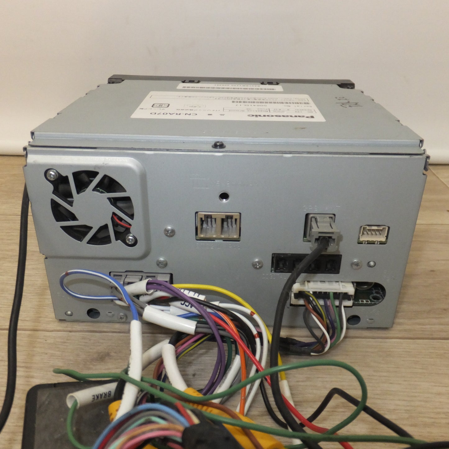 [送料無料] ★パナソニック Panasonic SDカーナビステーション Strada CN-RA07D[23]★