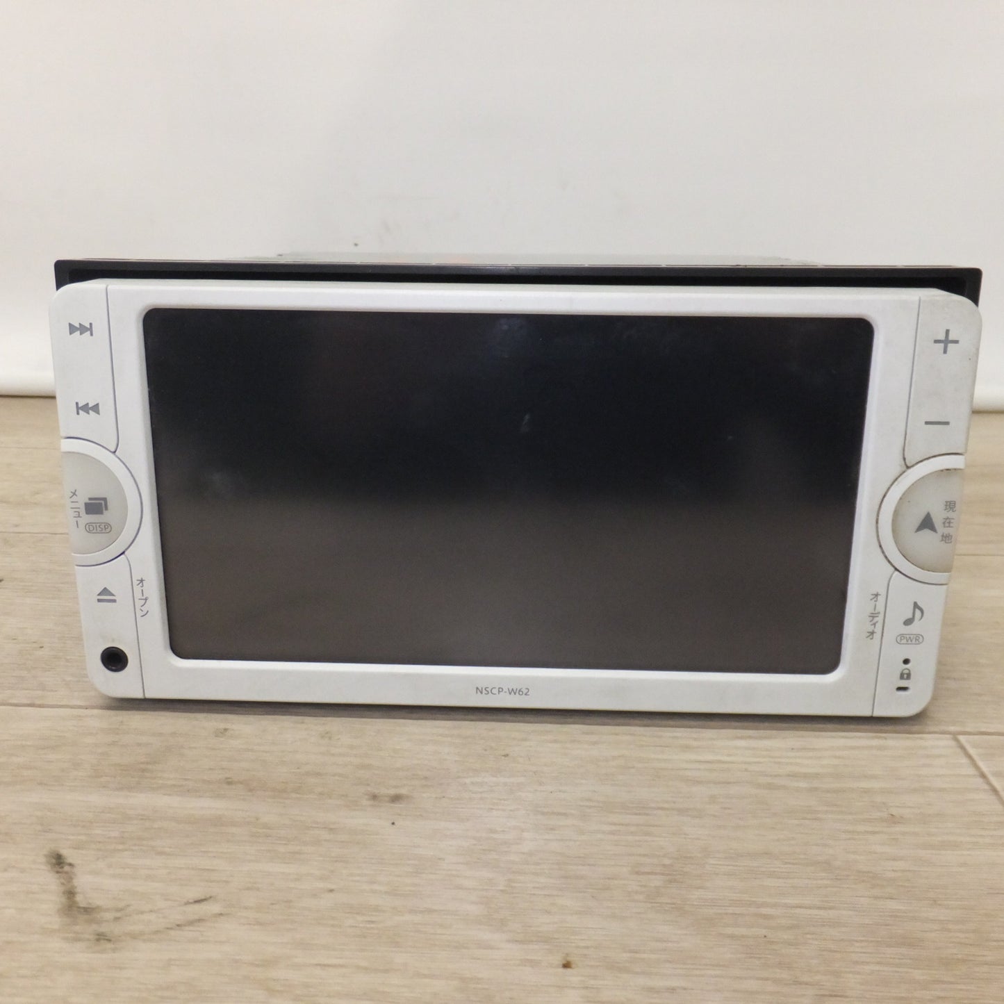 [送料無料] 現状品★パイオニア製 トヨタ 純正 メモリーナビ マルチAVステーション NSCP-W62 08545-00V70 セキュリティロック(24)★
