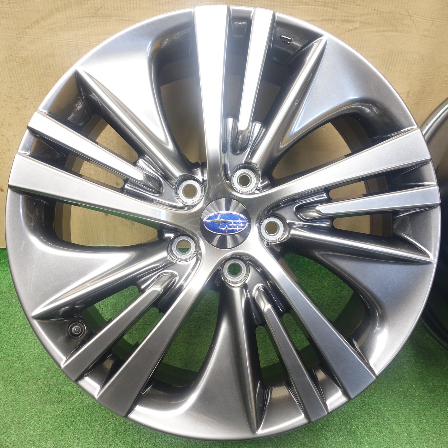 キレイ★スバル レヴォーグ レイバック 純正 ホイール 18インチ 18×7J PCD114.3/5H★6020102KTホ