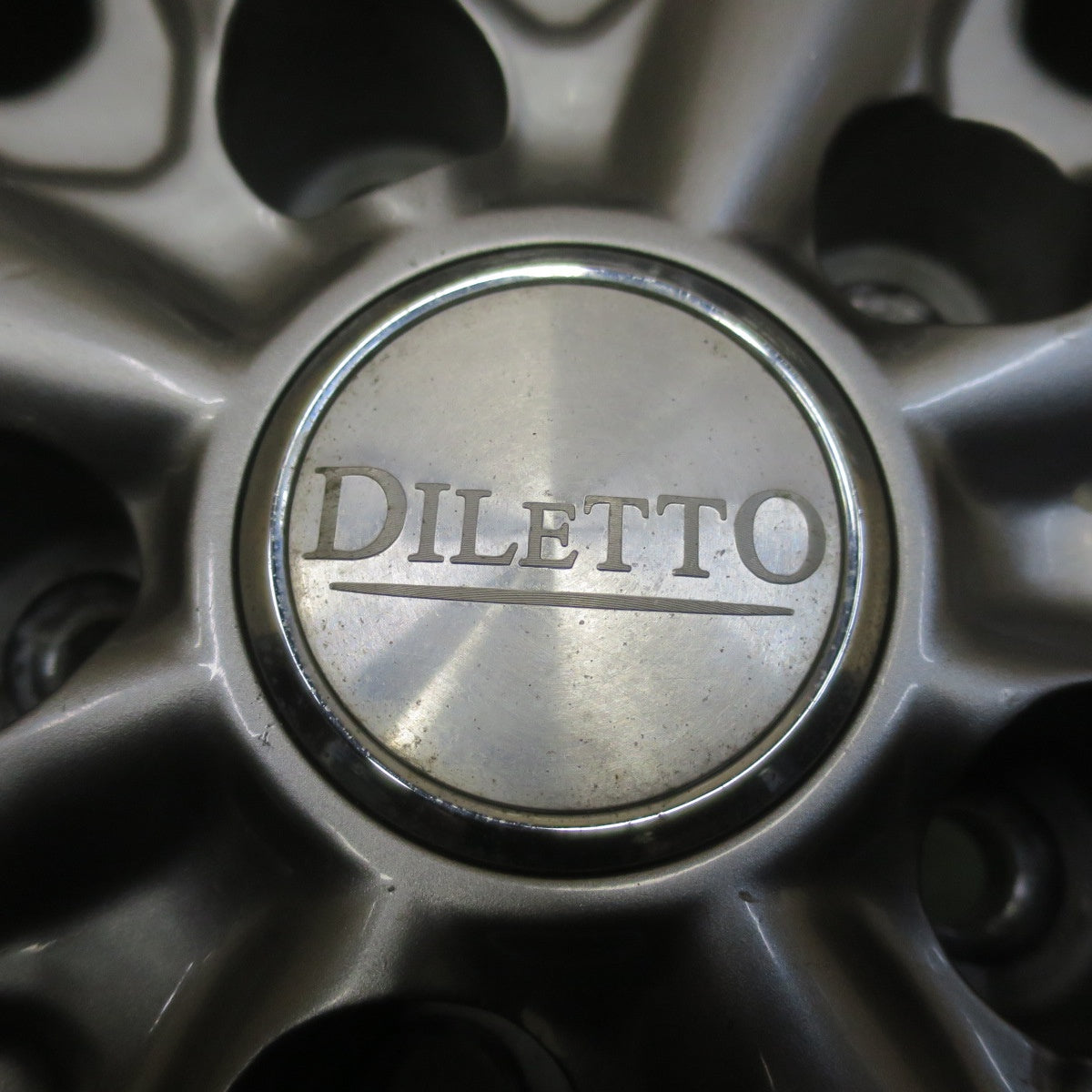 バリ溝！24年！9分◎スタッドレス 225/65R17 ブリヂストン ブリザック VRX3 DILETTO ディレット 17インチ PCD114.3/5H◎6092907イス