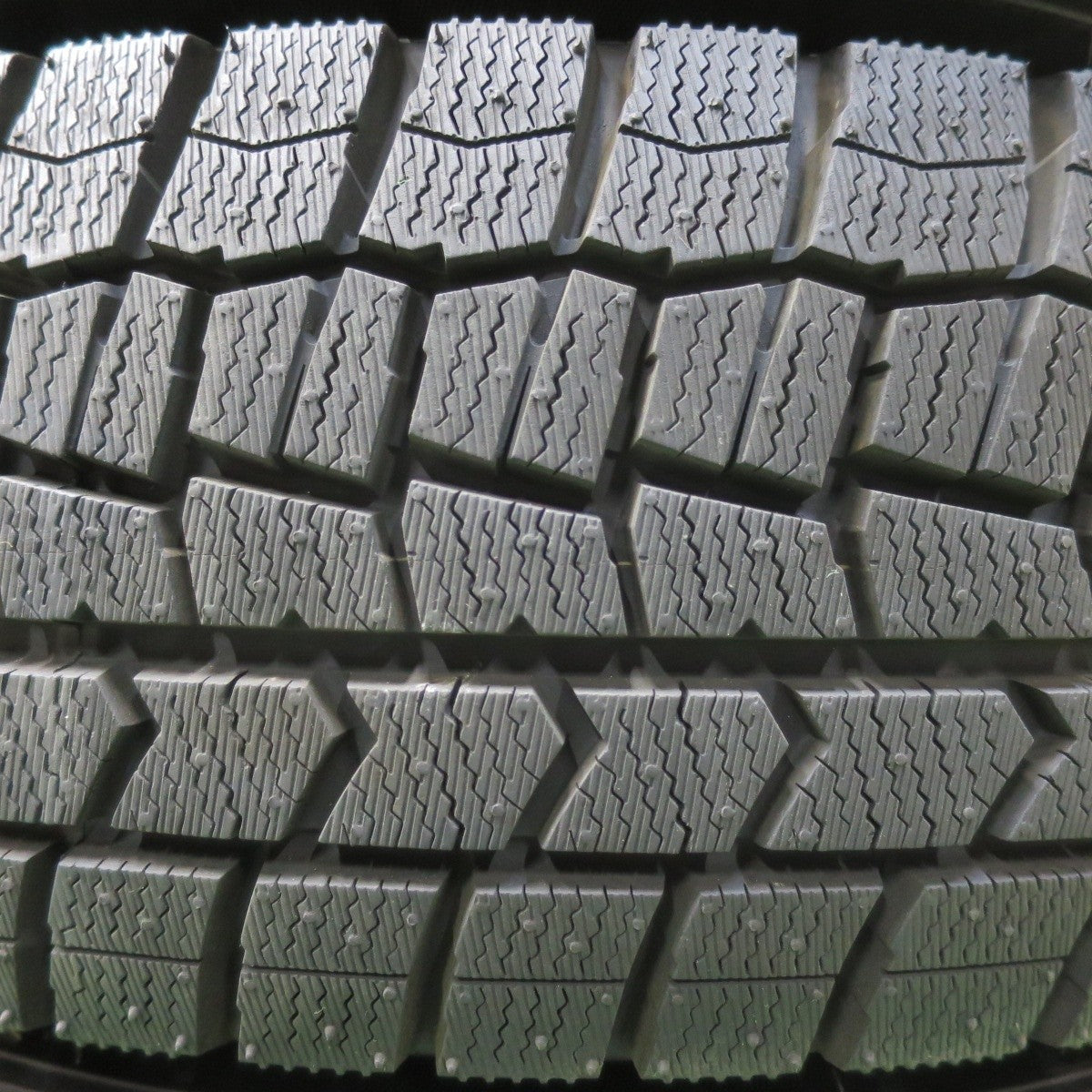 タイヤほぼ未使用！21年！キレイ★スタッドレス 195/70R15 ダンロップ ウインターマックス WM02 Fang ファング 15インチ PCD100/4H★5013109イス