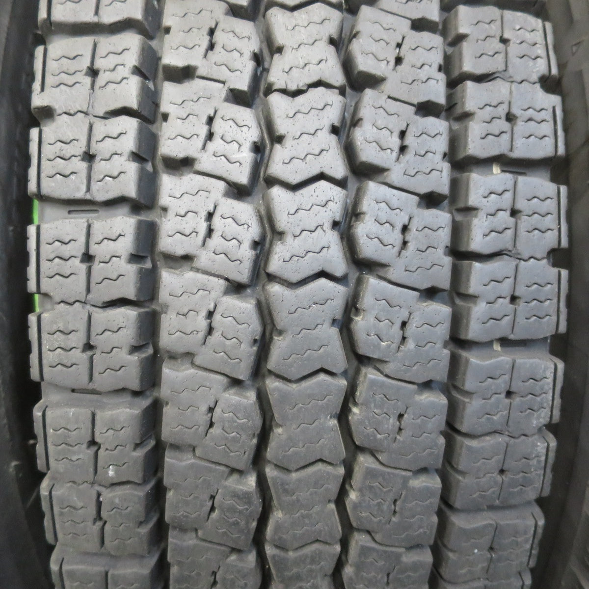 4本価格！22年★トラック タイヤ 245/70R19.5 136/134J スタッドレス トーヨー M919 19.5インチ★6031201イスタ