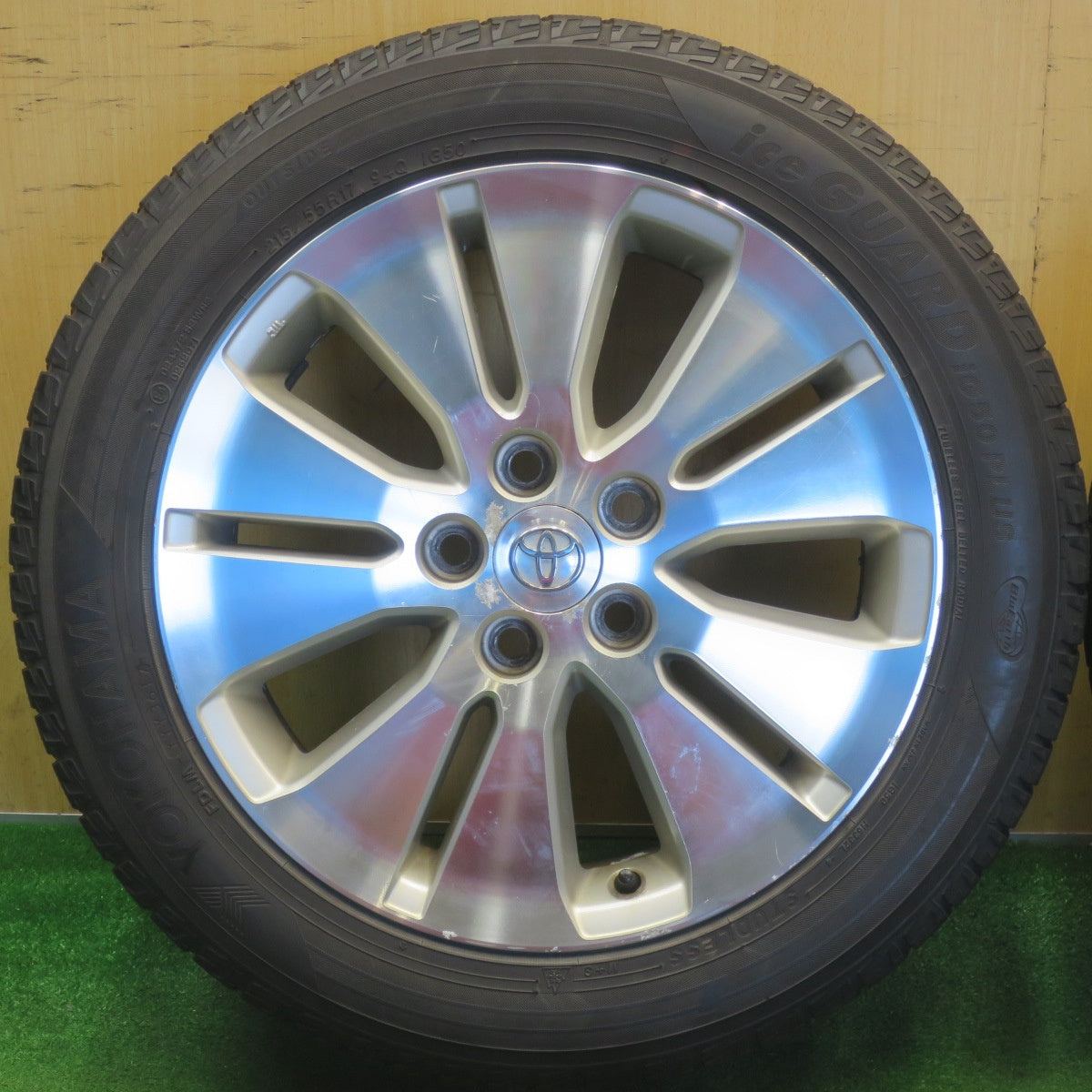 バリ溝！8.5分★トヨタ 10系 アルファード ヴェルファイア 純正 215/55R17 スタッドレス ヨコハマ アイスガード iG50 プラス 17インチ PCD114.3/5H★6051008NJス