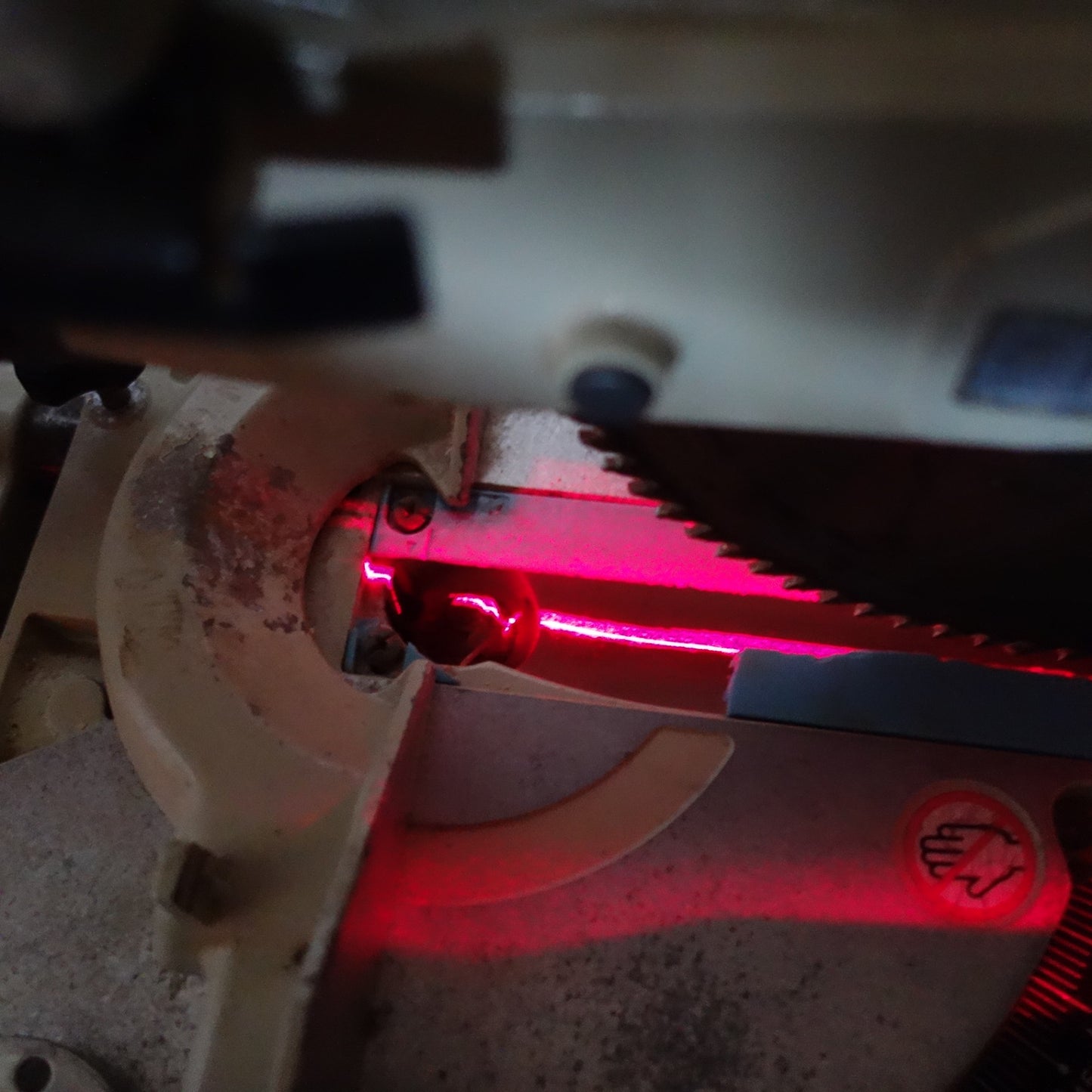 [送料無料] ◆マキタ 216mm スライド マルノコ LS0814FL 丸のこ 丸ノコ 木工 切断機 電動 工具 makita◆