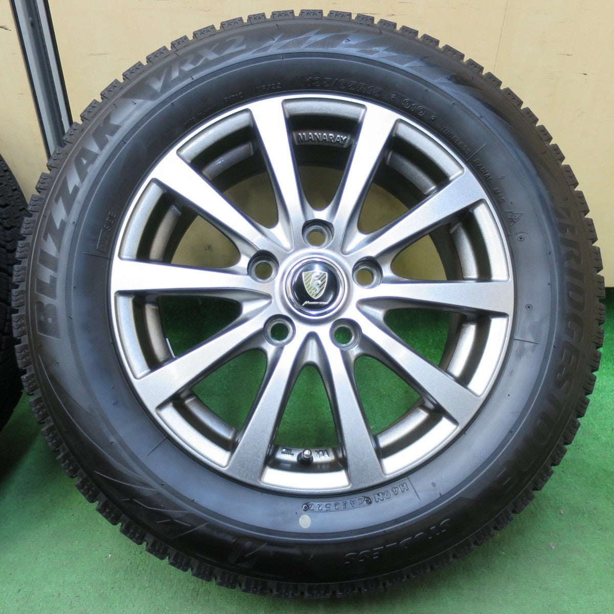 バリ溝！22年！キレイ！9分★スタッドレス 195/65R15 ブリヂストン ブリザック VRX2 MANARAY SPORT マナレイスポーツ 15インチ PCD114.3/5H★5012811イス