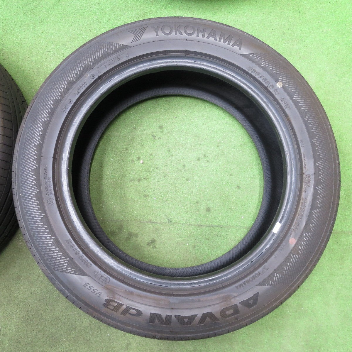 新車外し！25年★205/55R16 ヨコハマ アドバン dB V553 タイヤ 16インチ ボルボ 850 V70 等★6030302NGノタ