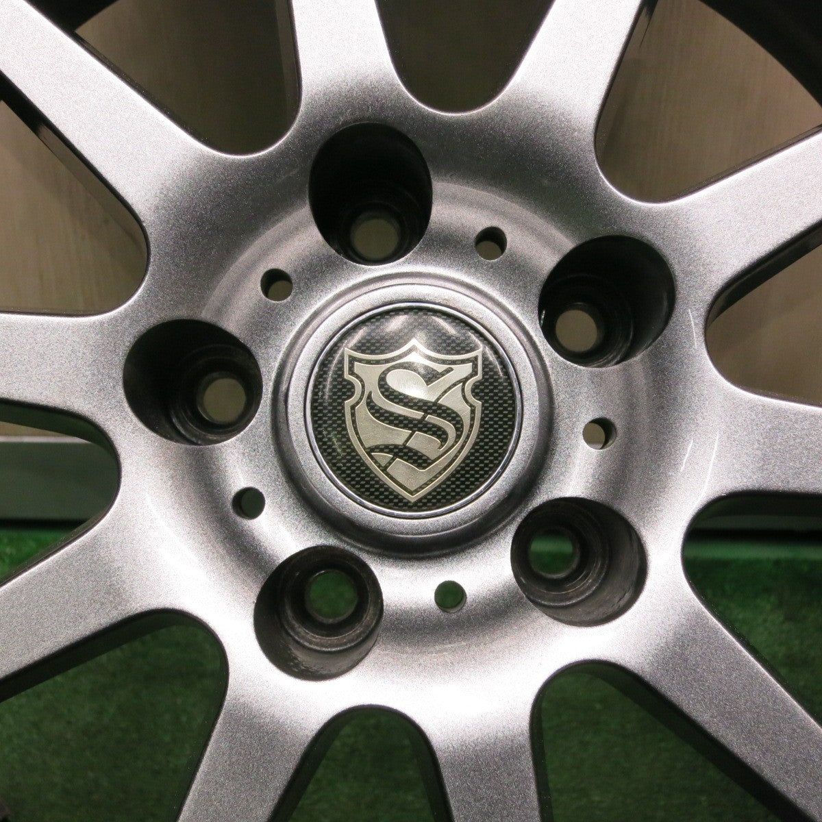 *送料無料* バリ溝！22年！9.5分★スタッドレス 225/45R18 ヨコハマ アイスガード iG70 社外 アルミ 18インチ PCD114.3/5H★4040905TNス