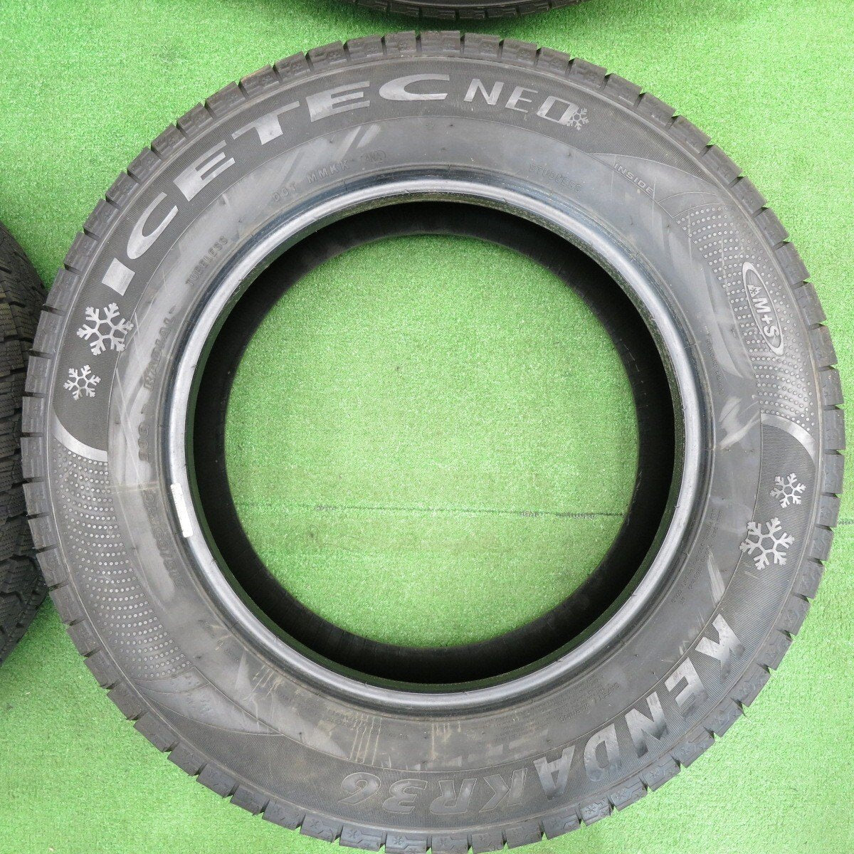 バリ溝！21年！9分★スタッドレス 215/65R16 ケンダ KR36 アイステック ネオ タイヤ 16インチ アルファード ヴェルファイア 等★4121804TNスタ