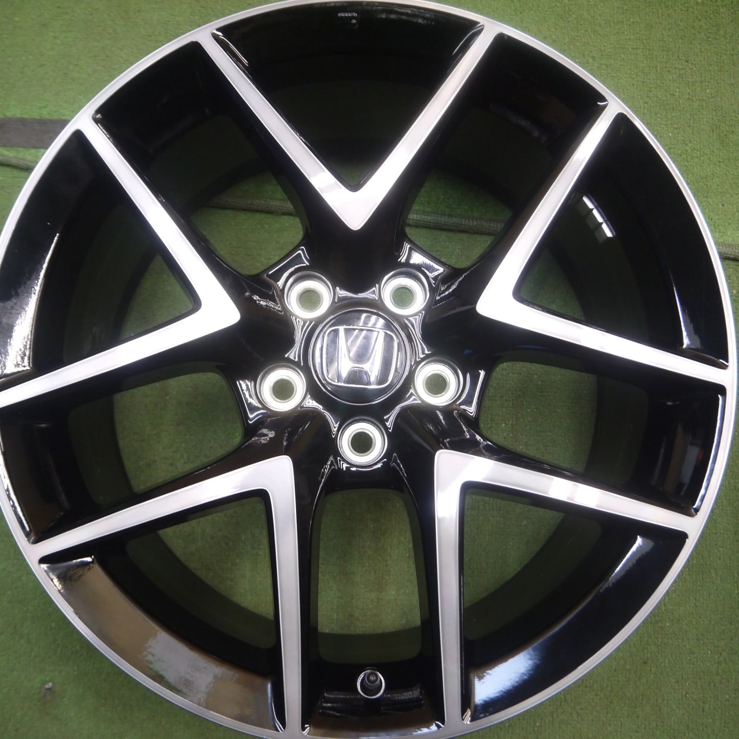 *送料無料* 新車外し★ホンダ 現行 シビック FL1 EXグレード 純正 ホイール 18インチ 18×8J PCD114.3/5H★4052707Hホ
