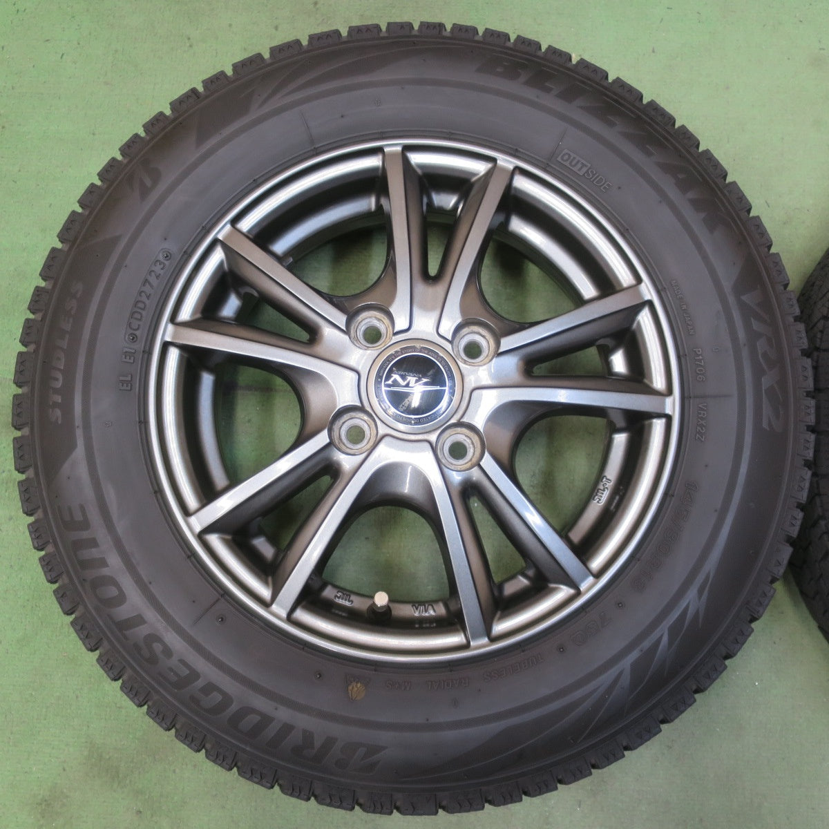 キレイ！23年★スタッドレス 145/80R13 ブリヂストン ブリザック VRX2 NIRVANA NV ニルヴァーナ ニルバーナ 13インチ PCD100/4H★6052710イス
