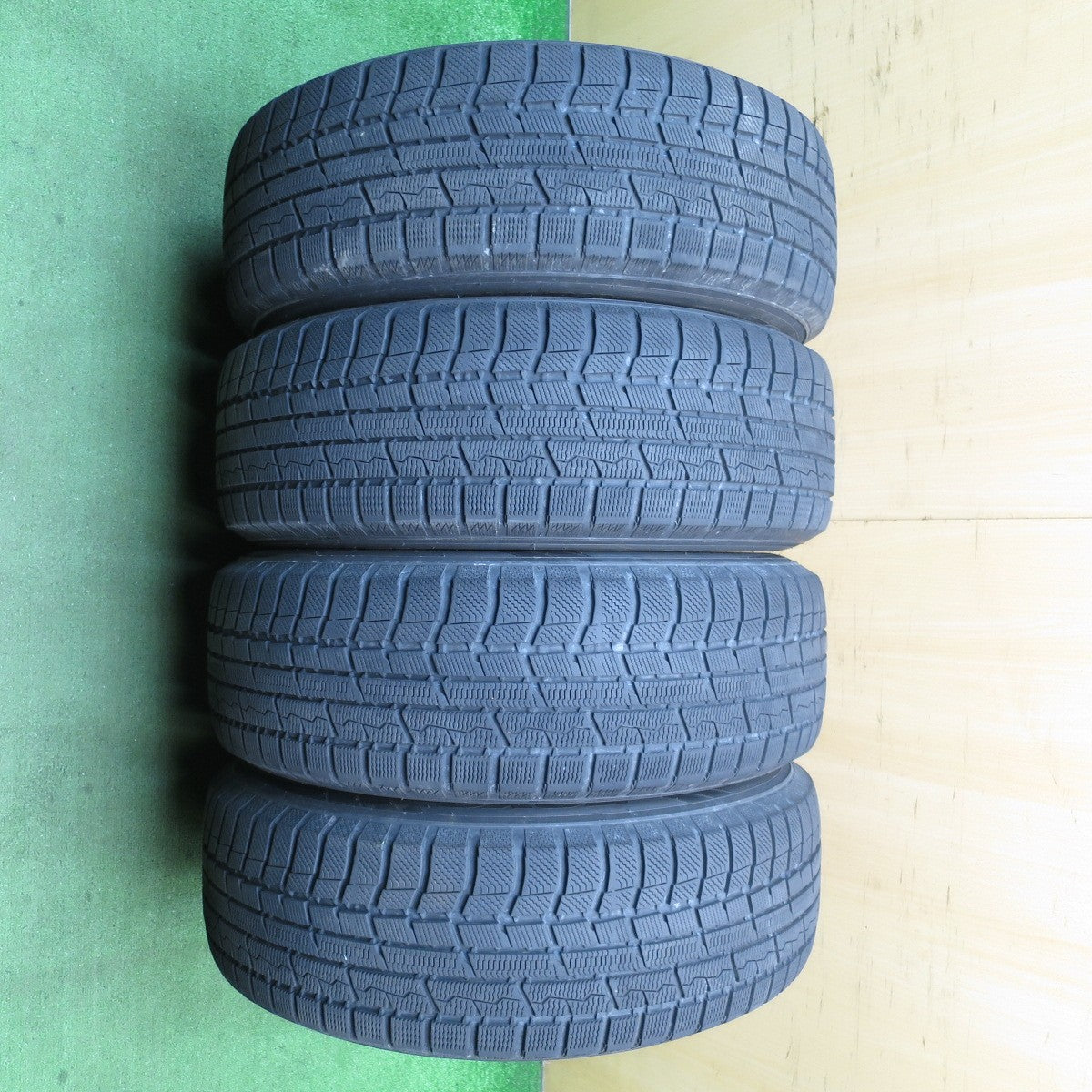 バリ溝！キレイ！8.5分★スタッドレス 225/65R17 トーヨー ウインター トランパス TX SIBILLA NEXT Z7 シビラ 17インチ PCD114.3/5H★5052001NJス