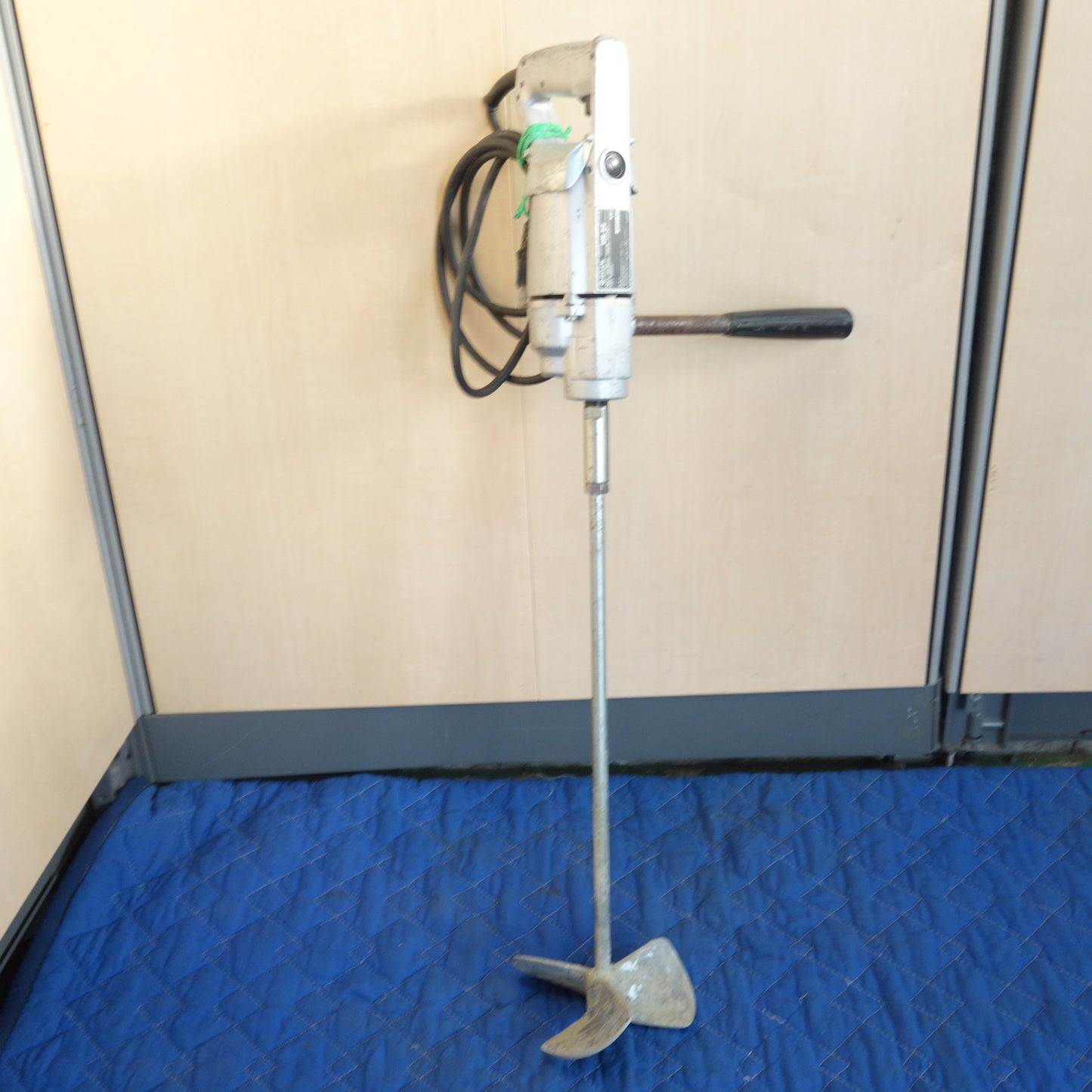 [送料無料] ☆日立 220mm かくはん機 UM22 電動 工具 カクハン機 撹拌機 ミキサー☆