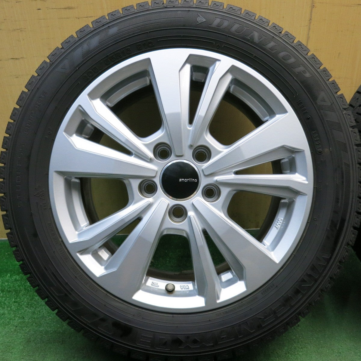 バリ溝！23年！キレイ！9分★アウディ 等 smartline 365 205/55R16 スタッドレス ダンロップ ウインターマックス 03 スマートライン 16インチ PCD112/5H★6053008HAス