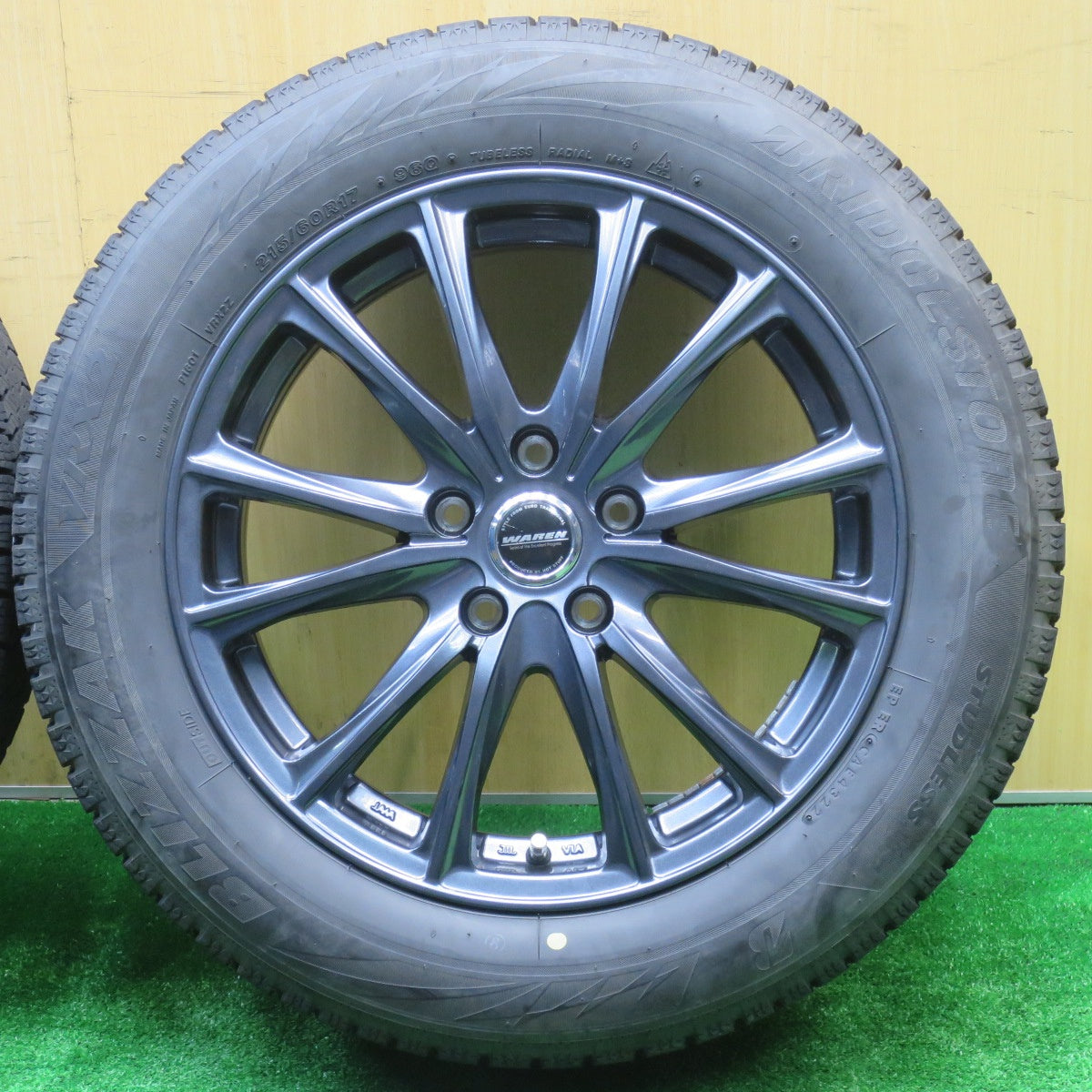 バリ溝！22年！キレイ！9.5分★スタッドレス 215/60R17 ブリヂストン ブリザック VRX2 WAREN ヴァーレン 17インチ PCD114.3/5H★5101401NJス