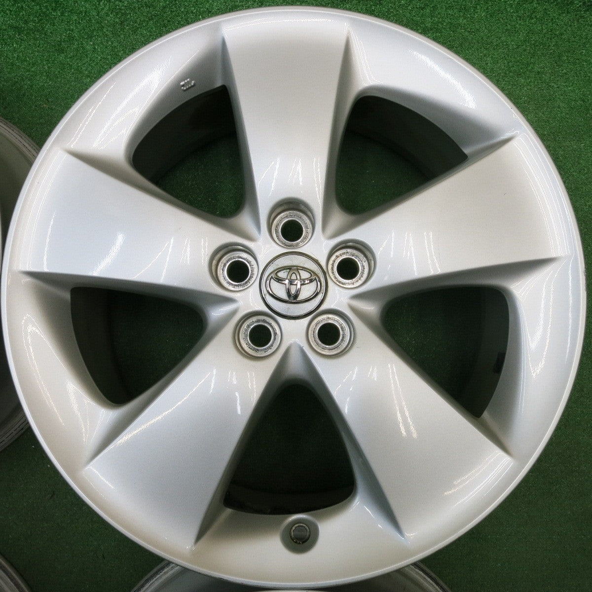 4本価格★トヨタ 30系 プリウス ツーリング 純正 ホイール 17インチ 17×7J PCD100/5H★6021510HAホ