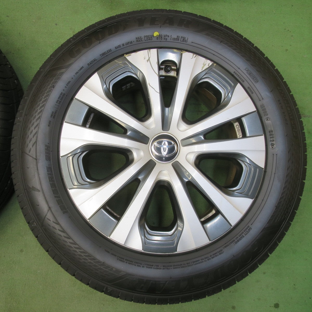 ほぼ未使用！24年★トヨタ 50系 プリウス 純正 195/65R15 グッドイヤー EfficientGrip ECO EG02 15インチ PCD100/5H★6033016イノ