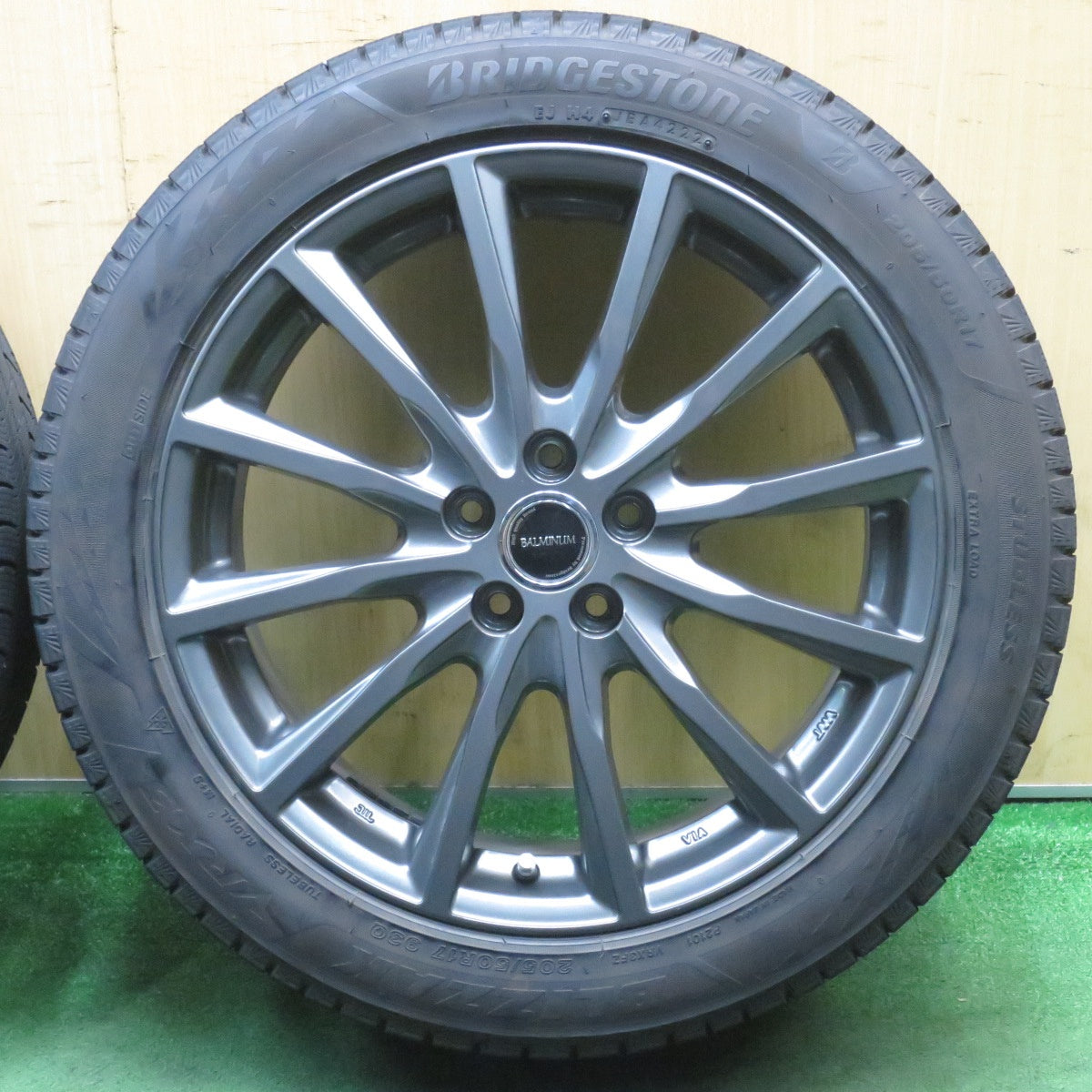 バリ溝！22年！キレイ！9.5分★インプレッサ 等 205/50R17 スタッドレス ブリヂストン ブリザック VRX3 BALMINUM バルミナ 17インチ PCD100/5H★5091902NJス
