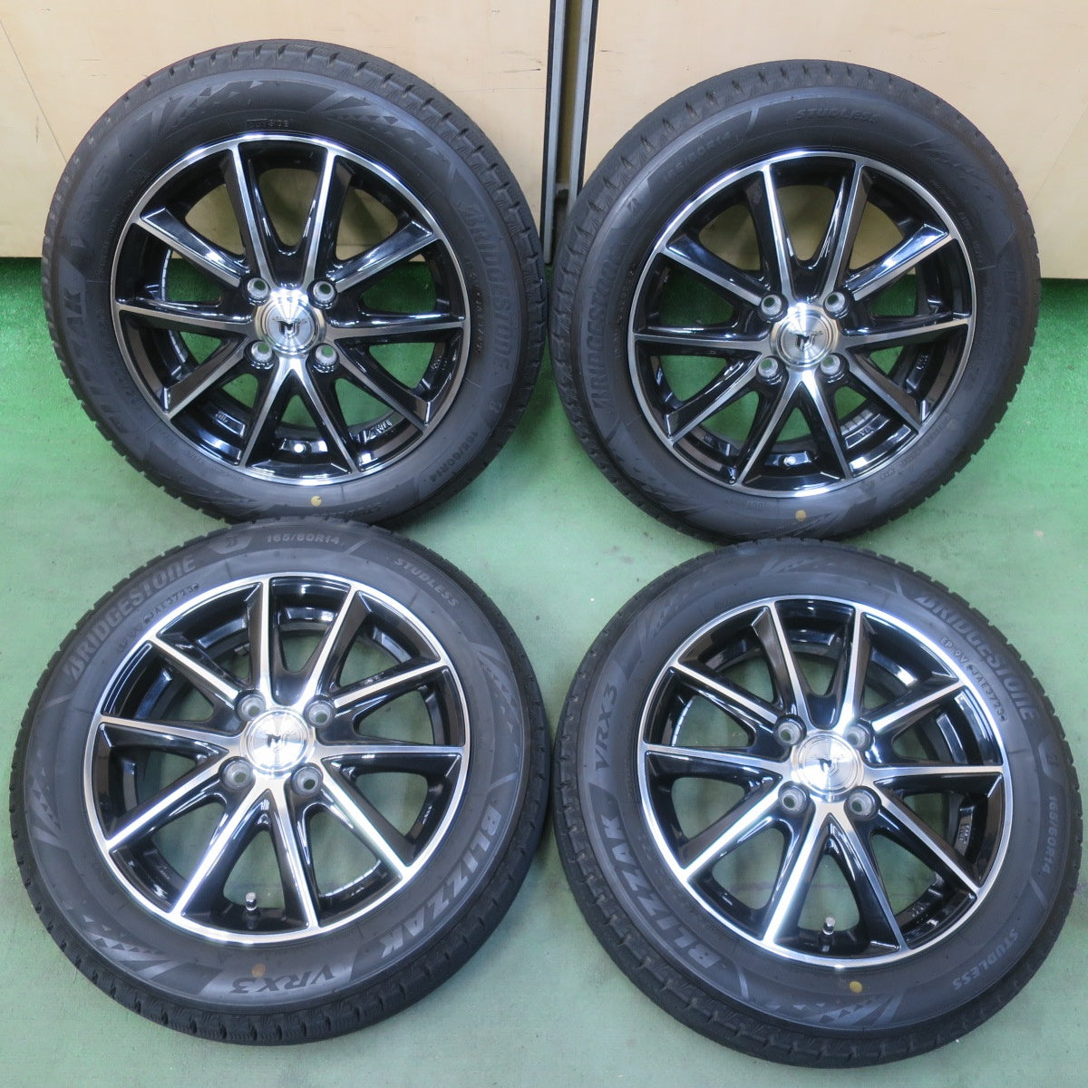 バリ溝！23年！キレイ！9分◎スタッドレス 165/60R14 ブリヂストン ブリザック VRX3 JP-STYLE JPスタイル 軽サイズ エブリィ 等 14インチ PCD100/4H◎6093002イス