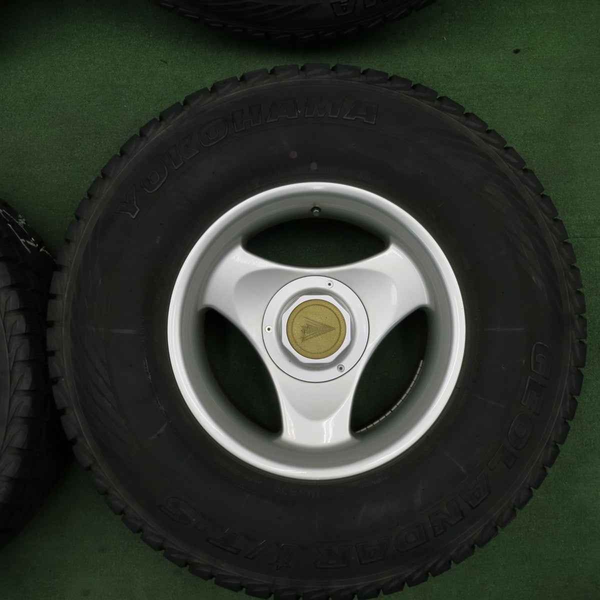 [送料無料] バリ溝！キレイ！9分★ランクル 等 285/75R16 116/113Q スタッドレス ヨコハマ ジオランダー i/T-S weds ウェッズ 16インチ PCD139.7/6H★4121813TNス
