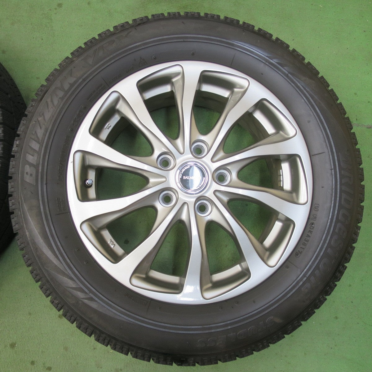 キレイ★スタッドレス 215/60R16 ブリヂストン ブリザック VRX BALMINUM TR10 バルミナ 16インチ PCD114.3/5H★6013101イス