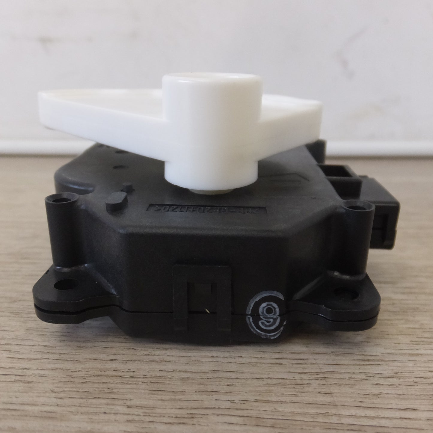 未使用★ホンダ HONDA 純正 N-BOX JF1 JF2 エアコンモードモーター 79140-TY0-942★ [送料無料]