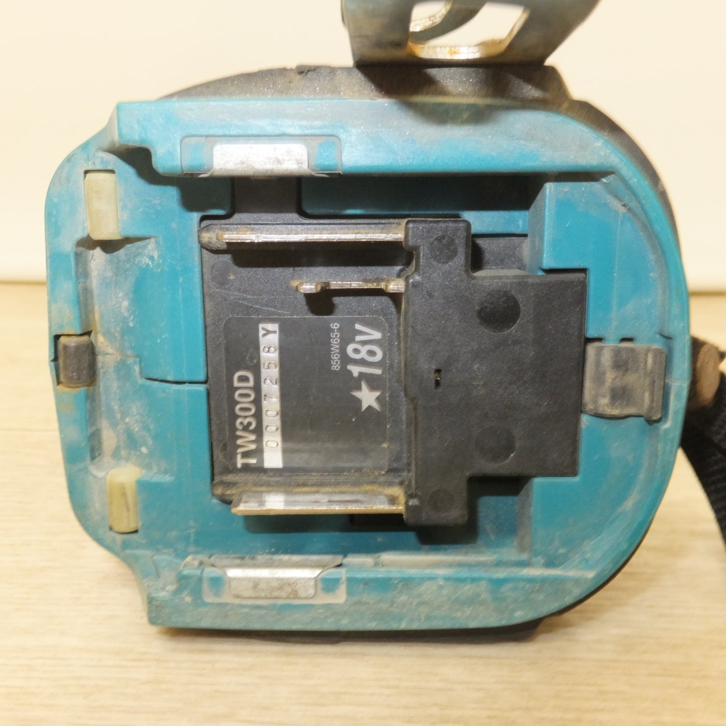 [送料無料] ★マキタ makita 充電式インパクトレンチ TW300D 18V 本体のみ★