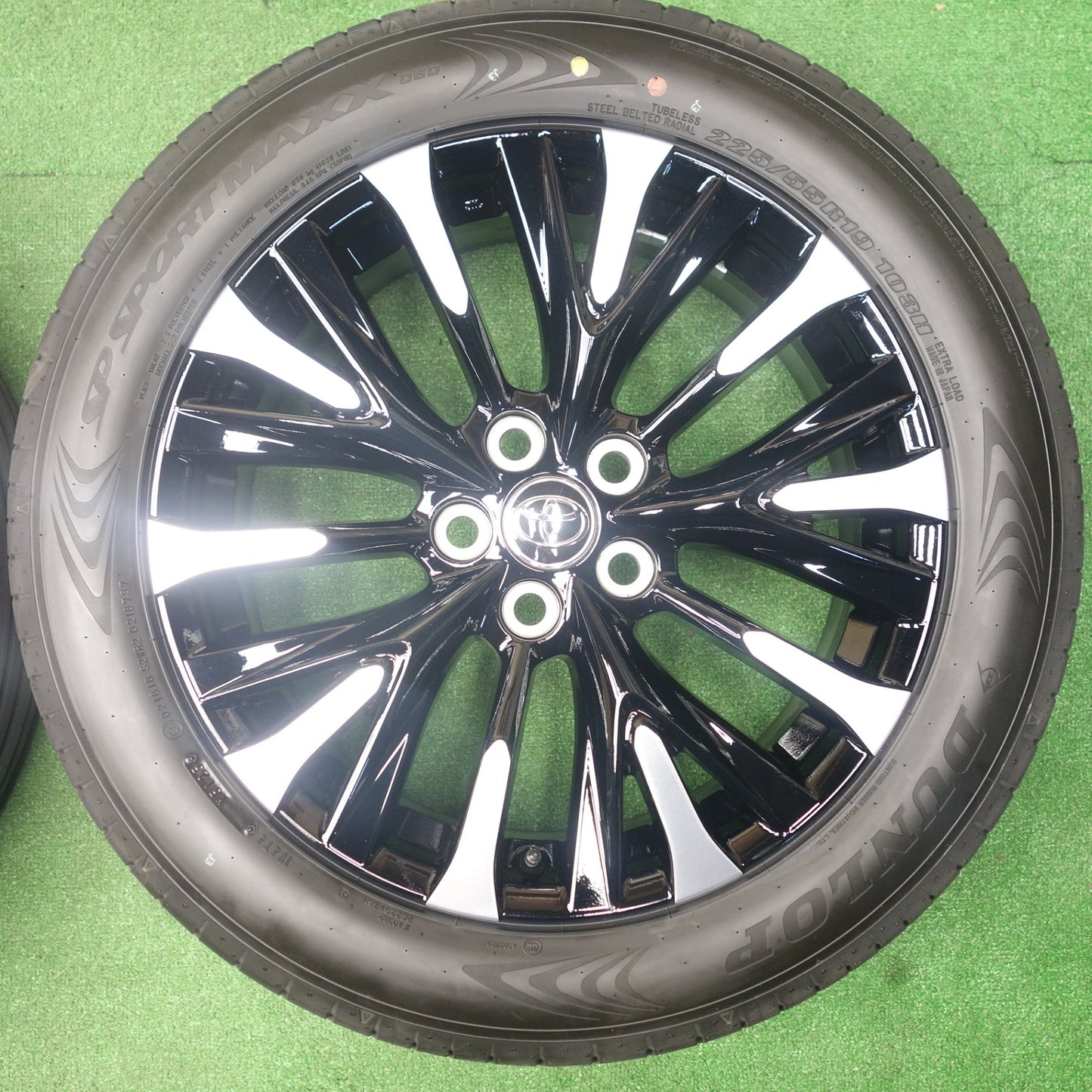 新車外し！25年★トヨタ 40系 アルファード ヴェルファイア エグゼクティブ 純正 225/55R19 ダンロップ SPスポーツマックス 060 19インチ PCD120/5H★6031101KTノ
