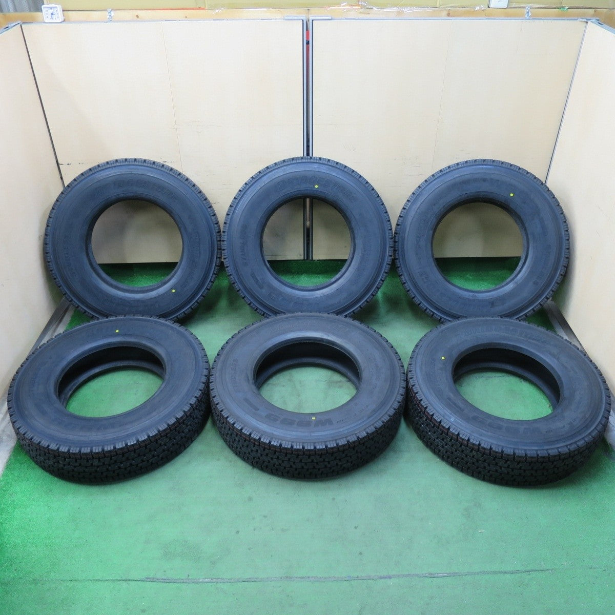 未使用！24年★トラック タイヤ 225/80R17.5 123/122L スタッドレス ブリヂストン W999 17.5インチ★5012907イスタ