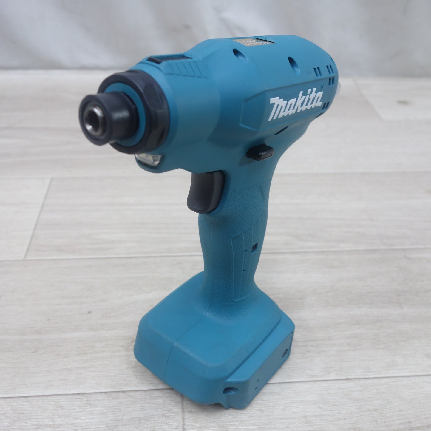 [送料無料] 未使用◆マキタ 充電式 スクリュー ドライバ FT024FD 電動 工具 18V makita コードレス◆