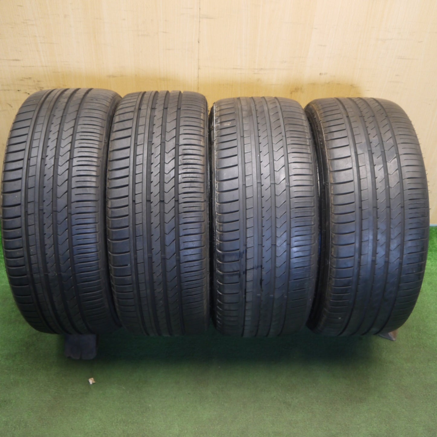 バリ溝！9分★LOXARNY SCHNABEL 225/35R20 ウィンラン R330 ロクサーニ シュナーベル 20インチ PCD114.3/5H★6053104KKノ
